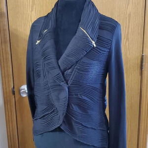 Komarov black textured zipper detailed fitted blazer